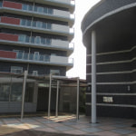 地下鉄東西線六地蔵駅に連絡