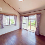洋室8帖(居間)