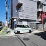 ★102号室：敷地南側専用駐車場あり（軽自動車1台可）(周辺)