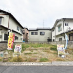 ※現況：更地（2区画あり）※建築現場(外観)